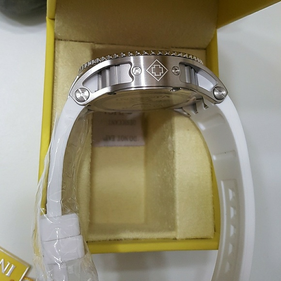 Big sale, (FIRM PRICE)$1395 Invicta Subaqua